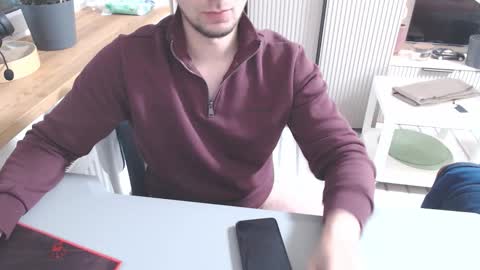 Snapshot of spb78 chatting on November 22, 2025, 11:15 pm Art online show from November 22, 2025, 11:15 pm