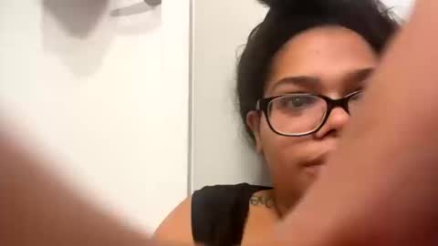 Snapshot of specialkayy06 chatting on October 12, 2025, 1:04 am Specialkayy online show from October 12, 2025, 1:04 am