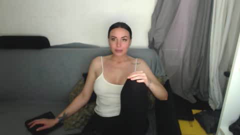 Carla online show from March 19, 2026, 2:43 pm