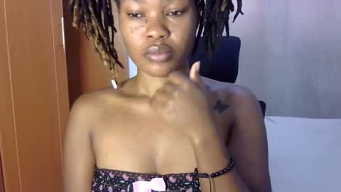 Snapshot of spicy_kerrine chatting on March 7, 2025, 8:13 am Spicy kerrine online show from March 7, 2025, 8:13 am