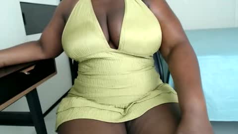 Snapshot of spicychocolatestrawberry chatting on March 2, 2026, 7:10 pm SPICYCHOCSTRAW online show from March 2, 2026, 7:10 pm