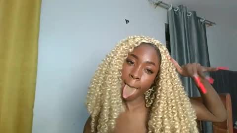 Snapshot of spicyshante chatting on January 14, 2026, 8:25 pm Shante online show from January 14, 2026, 8:25 pm