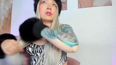 Snapshot of spicyvainilla chatting on May 5, 2026, 2:08 am Valeria online show from May 5, 2026, 2:08 am