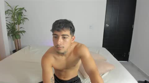 Snapshot of spider_master77 chatting on February 22, 2026, 7:56 pm spider master online show from February 22, 2026, 7:56 pm