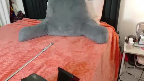 Snapshot of spikedbella chatting on November 6, 2025, 10:54 pm SpikedBella Same on all socials and OF online show from November 6, 2025, 10:54 pm