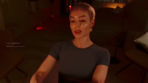 Elizabeth online show from November 15, 2025, 3:52 pm