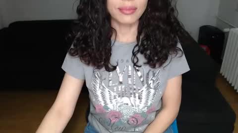 Doll online show from December 4, 2024, 1:09 pm