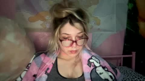 Pixie online show from March 7, 2025, 5:29 am