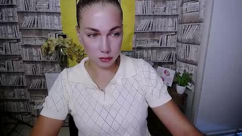 Snapshot of sport_tall_karina chatting on September 13, 2025, 8:25 am Karina online show from September 13, 2025, 8:25 am