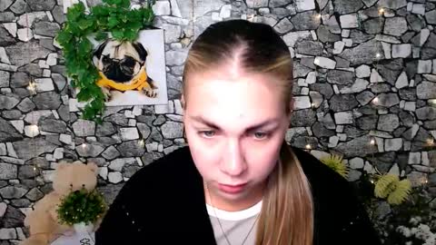 Snapshot of sport_tall_karina chatting on October 7, 2025, 9:50 am Karina online show from October 7, 2025, 9:50 am