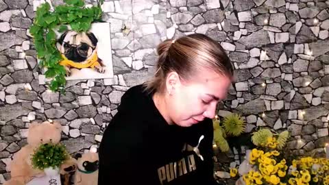 Snapshot of sport_tall_karina chatting on October 22, 2025, 6:57 am Karina online show from October 22, 2025, 6:57 am