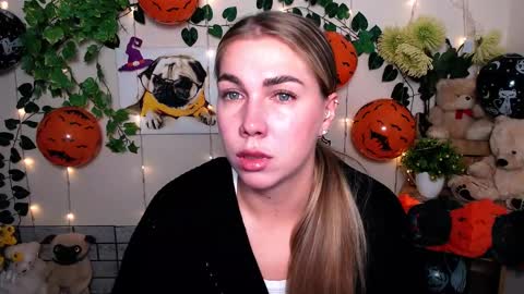 Snapshot of sport_tall_karina chatting on October 27, 2025, 8:51 am Karina online show from October 27, 2025, 8:51 am