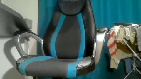 spotzi02 online show from January 1, 2025, 4:39 pm