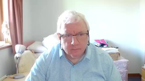 Snapshot of springtine chatting on May 24, 2026, 3:06 pm springtine online show from May 24, 2026, 3:06 pm