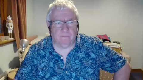 Snapshot of springtine chatting on May 31, 2026, 11:06 pm springtine online show from May 31, 2026, 11:06 pm