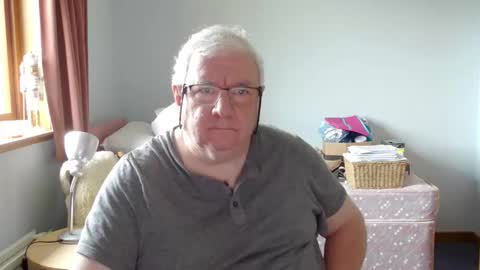 Snapshot of springtine chatting on June 1, 2026, 11:23 am springtine online show from June 1, 2026, 11:23 am