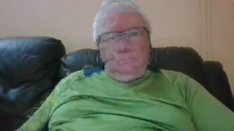 Snapshot of springtine chatting on June 17, 2026, 11:16 pm springtine online show from June 17, 2026, 11:16 pm