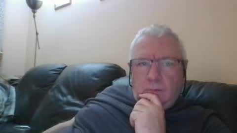 Snapshot of springtine chatting on July 2, 2026, 11:44 pm springtine online show from July 2, 2026, 11:44 pm