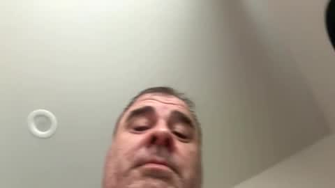 Snapshot of sprtsnut33 chatting on November 15, 2025, 6:04 pm sprtsnut33 online show from November 15, 2025, 6:04 pm