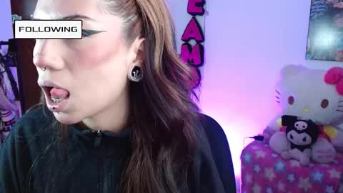  HELLO WELCOME MY NAME IS CHARLOTTE OY A NEW GIRL   online show from December 14, 2025, 4:34 pm