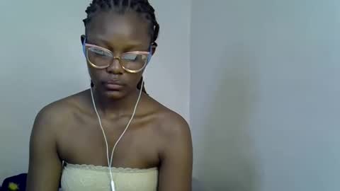 Snapshot of squirt_godes chatting on November 11, 2025, 11:49 pm Tashy online show from November 11, 2025, 11:49 pm