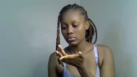 Tashy online show from November 25, 2025, 2:33 am