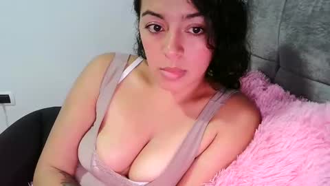 squirthotlovers online show from November 14, 2025, 10:40 pm