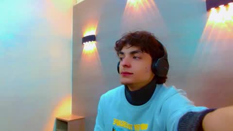 Snapshot of sr_bonnyethan chatting on December 4, 2025, 2:15 pm ethan online show from December 4, 2025, 2:15 pm