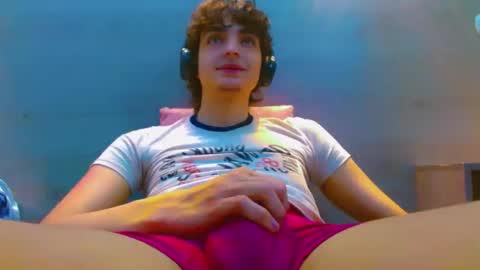 Snapshot of sr_bonnyethan chatting on December 18, 2025, 2:23 pm ethan online show from December 18, 2025, 2:23 pm