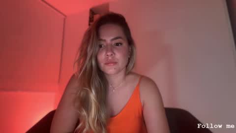 Snapshot of srta__sophie chatting on May 2, 2026, 1:21 am Sophie 3 online show from May 2, 2026, 1:21 am