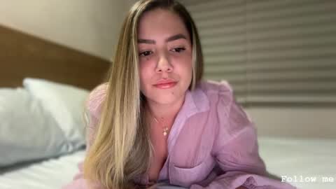 Snapshot of srta__sophie chatting on May 6, 2026, 2:40 am Sophie 3 online show from May 6, 2026, 2:40 am