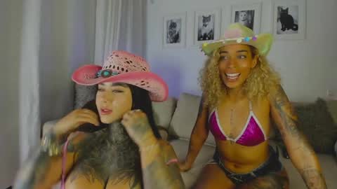 Snapshot of srta_roja chatting on May 23, 2026, 1:33 am Srta Roja online show from May 23, 2026, 1:33 am