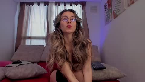 Snapshot of ssara_miranda chatting on February 14, 2025, 10:04 pm Sara Miranda online show from February 14, 2025, 10:04 pm