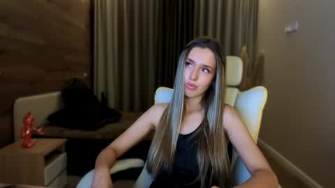 Chloe online show from July 27, 2026, 6:37 pm