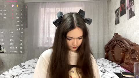 Snapshot of st_annia chatting on November 1, 2025, 11:34 am Emily online show from November 1, 2025, 11:34 am
