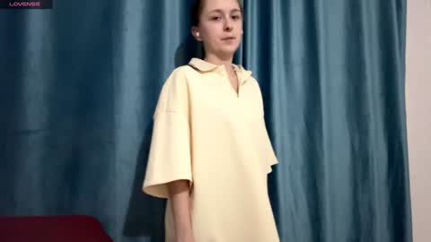 Snapshot of st_annia chatting on February 4, 2026, 6:36 pm Emily online show from February 4, 2026, 6:36 pm