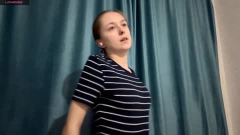Snapshot of st_annia chatting on February 24, 2026, 6:06 pm Emily online show from February 24, 2026, 6:06 pm