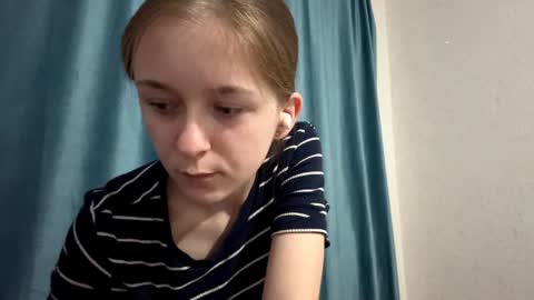 Snapshot of st_annia chatting on February 27, 2026, 6:19 pm Emily online show from February 27, 2026, 6:19 pm