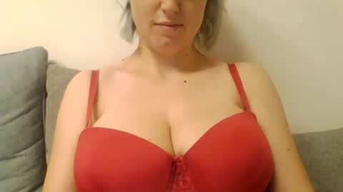 Amelly online show from February 2, 2026, 12:42 am