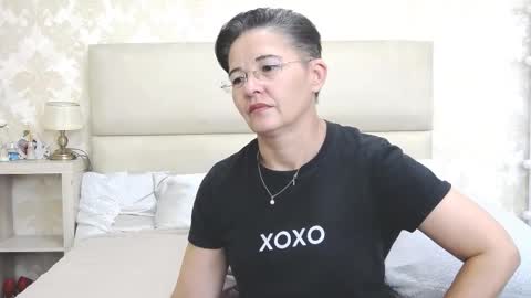 staceydarling online show from September 12, 2025, 9:09 am