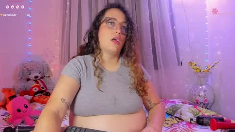 Snapshot of stacy_millerr chatting on May 16, 2026, 1:24 am Stacy Boobs online show from May 16, 2026, 1:24 am