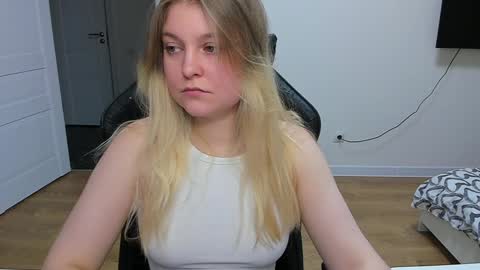 Snapshot of stacy_miraclee chatting on January 21, 2025, 4:37 pm Stacy online show from January 21, 2025, 4:37 pm