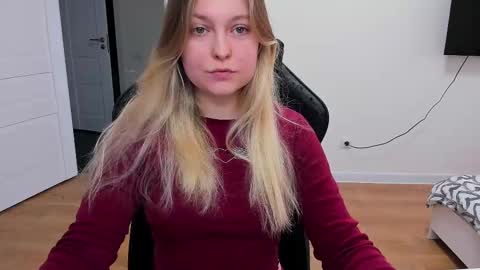 Snapshot of stacy_miraclee chatting on March 12, 2025, 10:37 am Stacy online show from March 12, 2025, 10:37 am