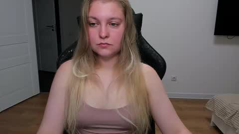 Snapshot of stacy_miraclee chatting on September 15, 2025, 4:18 pm Stacy online show from September 15, 2025, 4:18 pm