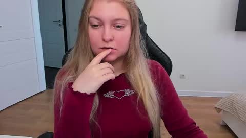 Snapshot of stacy_miraclee chatting on September 29, 2025, 9:58 am Stacy online show from September 29, 2025, 9:58 am