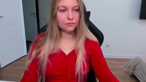 Snapshot of stacy_miraclee chatting on October 19, 2025, 10:27 am Stacy online show from October 19, 2025, 10:27 am