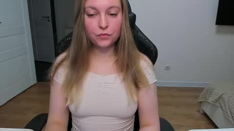 Stacy  online show from April 19, 2026, 6:10 pm