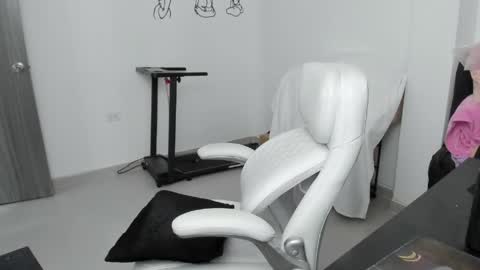 Zulma Yisset online show from April 6, 2026, 4:46 am