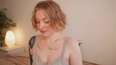 Kristina online show from April 14, 2026, 1:39 pm
