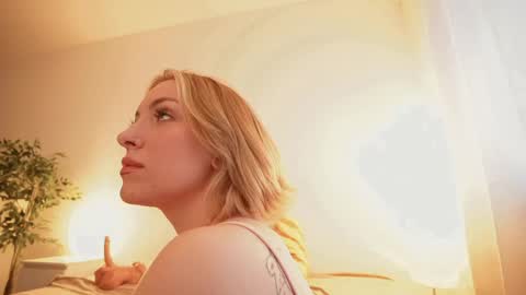Kristina online show from May 11, 2026, 4:04 pm